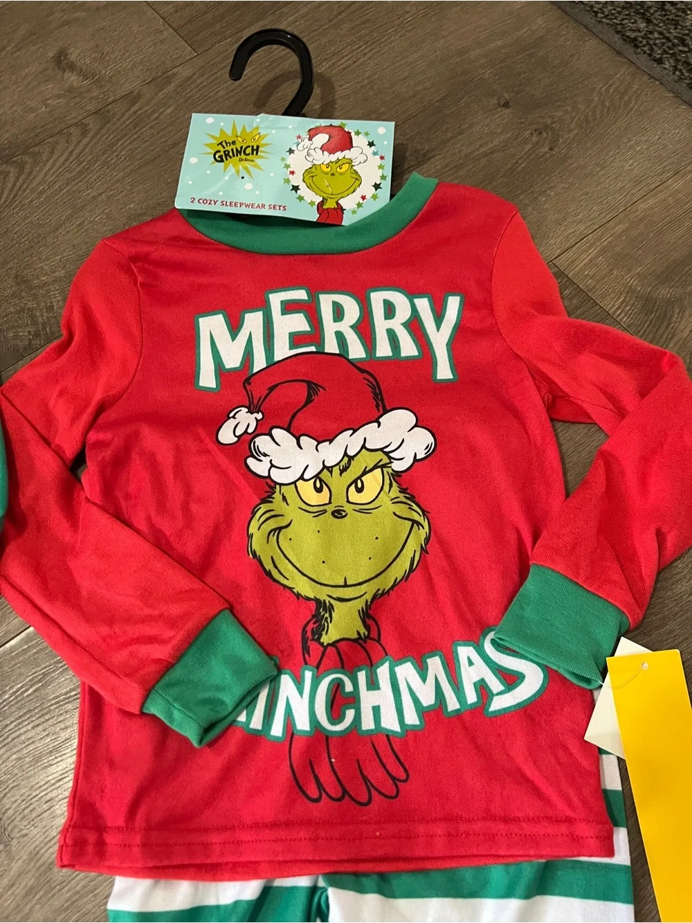 2 Pairs “ The Grinch” Pajama Sets Size 6 New